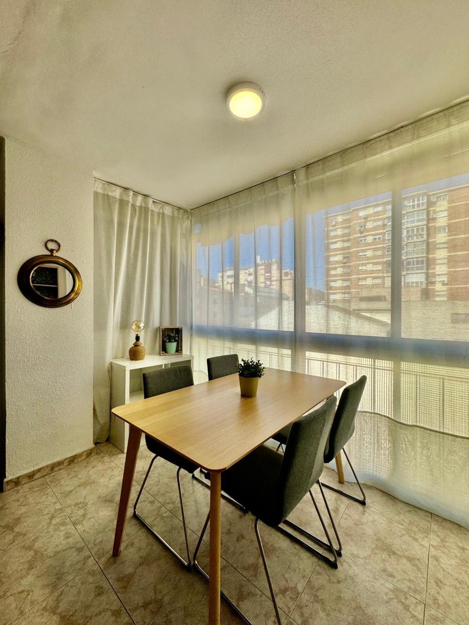 Acogedor Apartamento En Малага Екстериор снимка